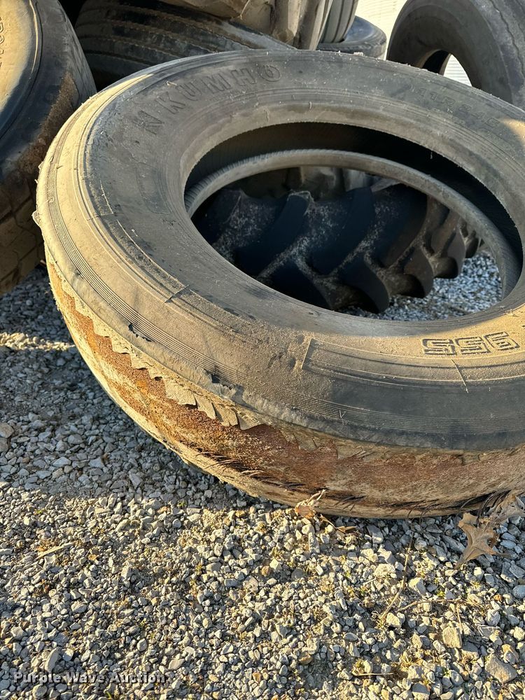 image for item EH6513 Tires