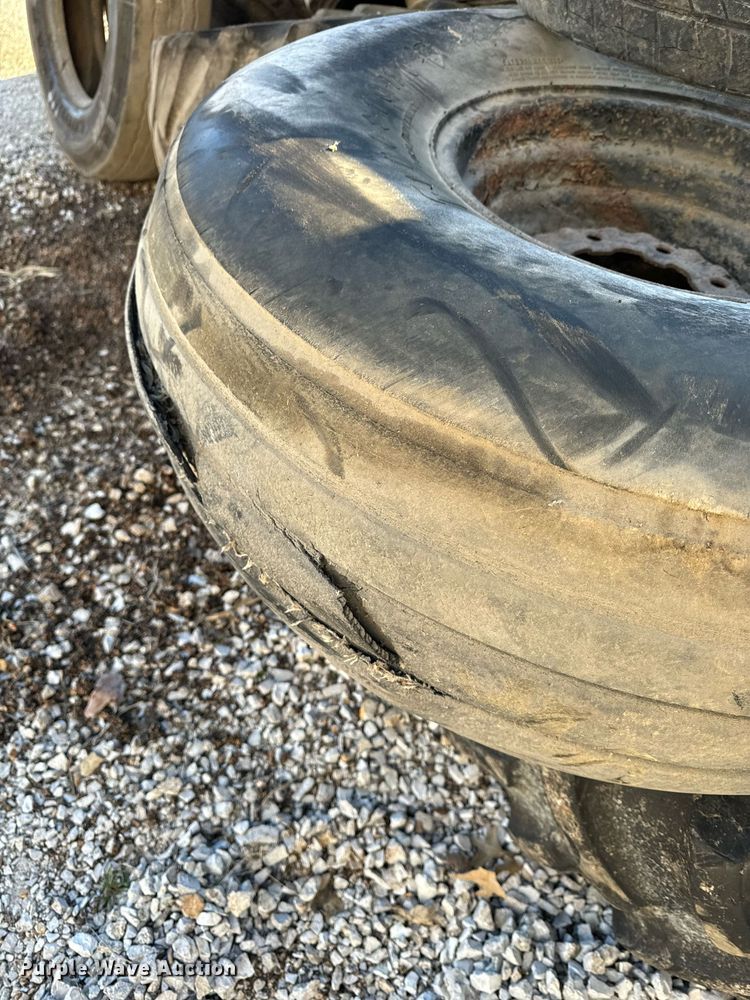 image for item EH6513 Tires