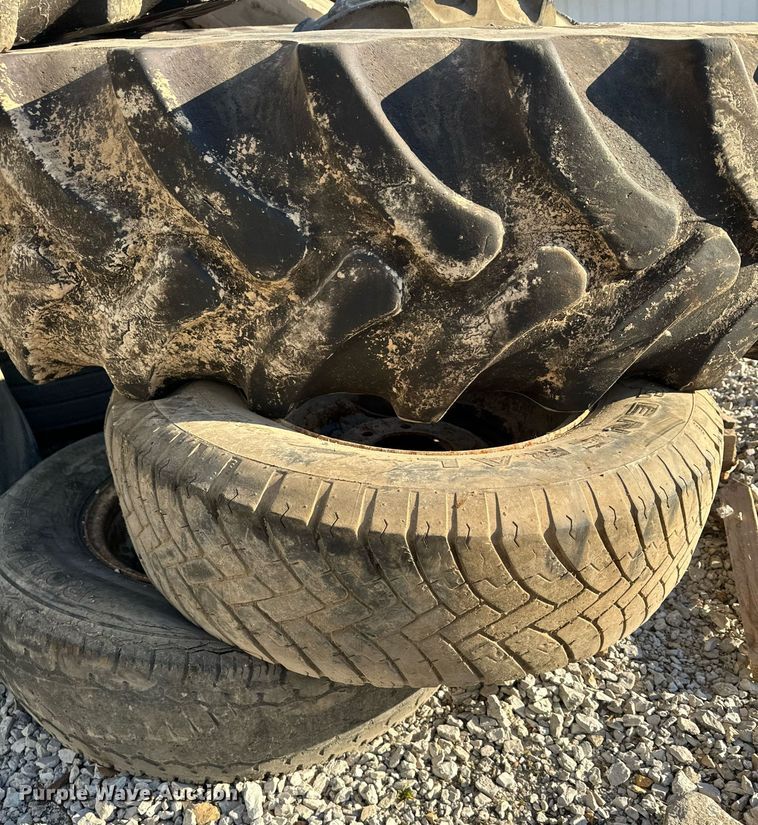 image for item EH6513 Tires