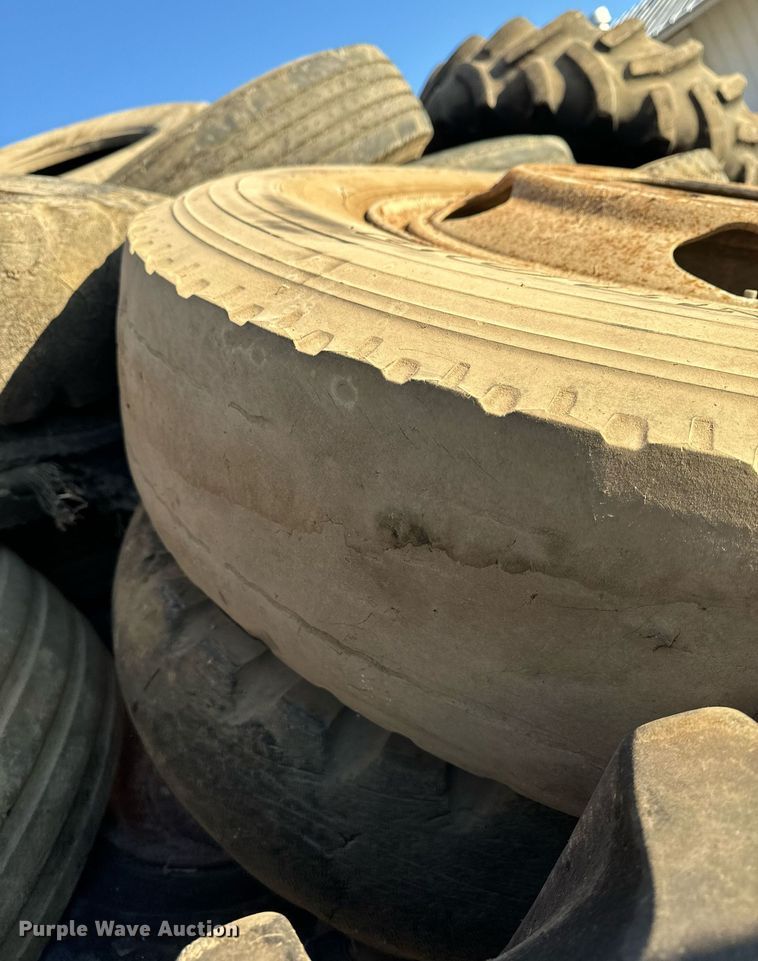 image for item EH6513 Tires