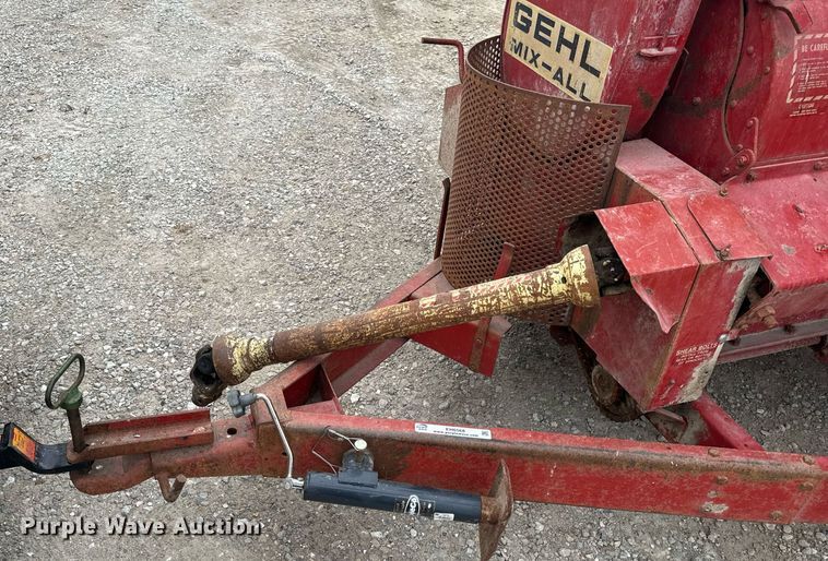 image for item EH6568 Gehl 95XD feed mixer
