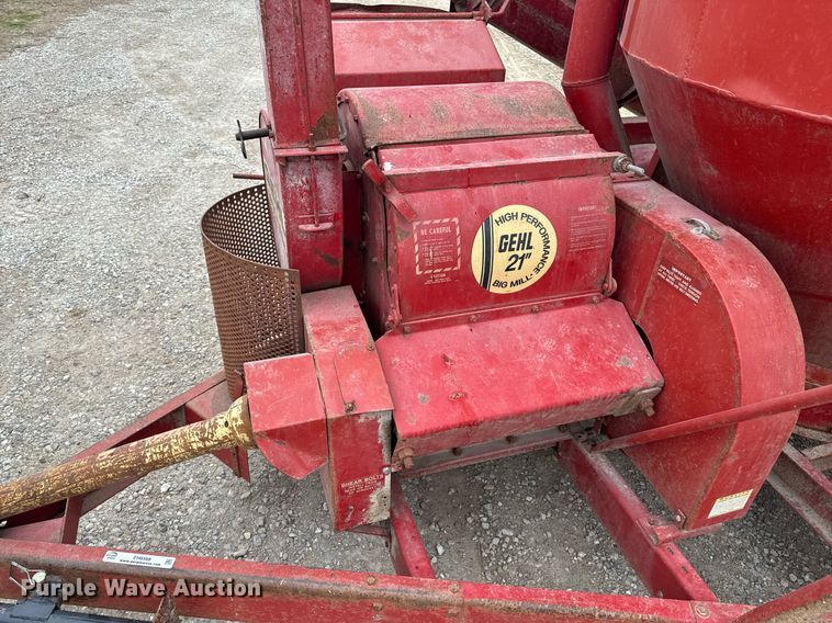 image for item EH6568 Gehl 95XD feed mixer