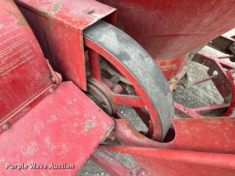 image for item EH6568 Gehl 95XD feed mixer