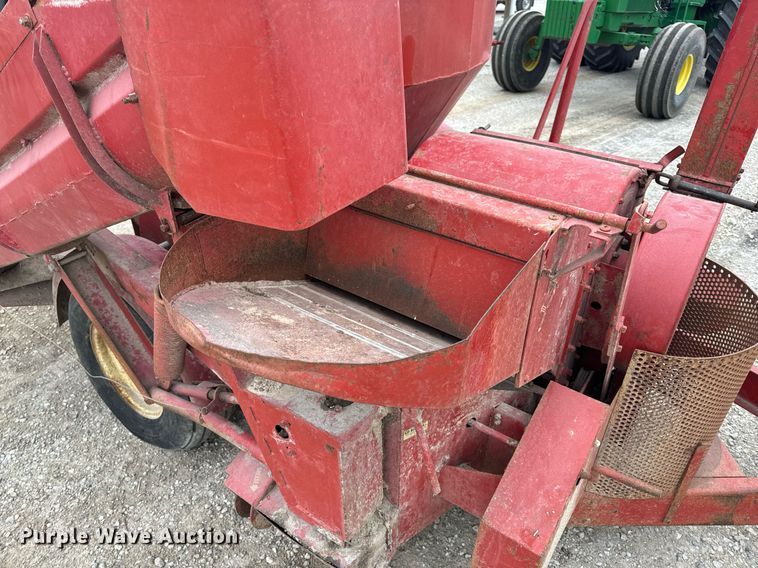 image for item EH6568 Gehl 95XD feed mixer