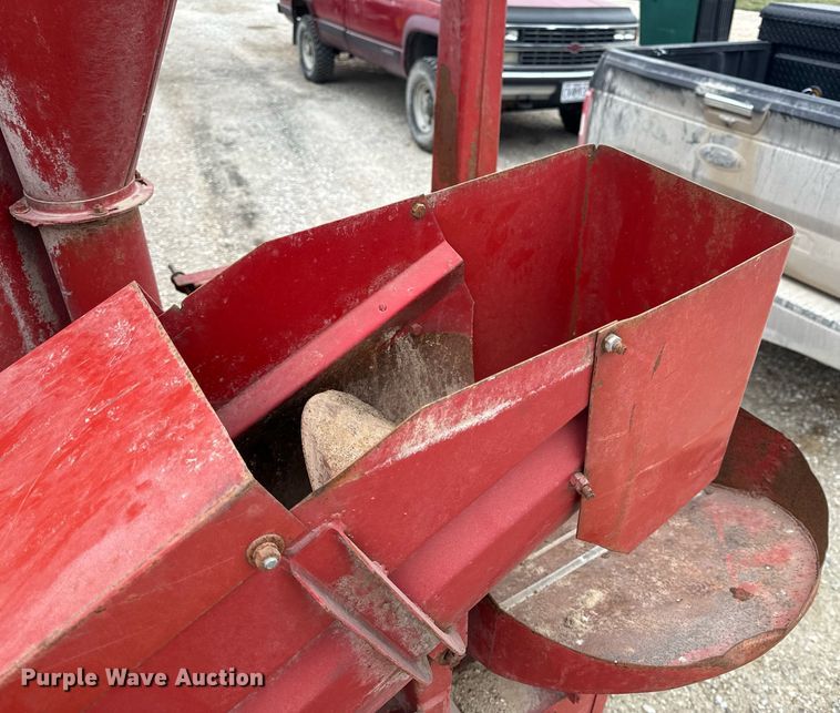 image for item EH6568 Gehl 95XD feed mixer