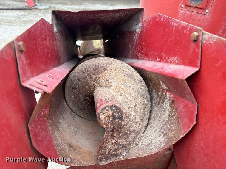 image for item EH6568 Gehl 95XD feed mixer