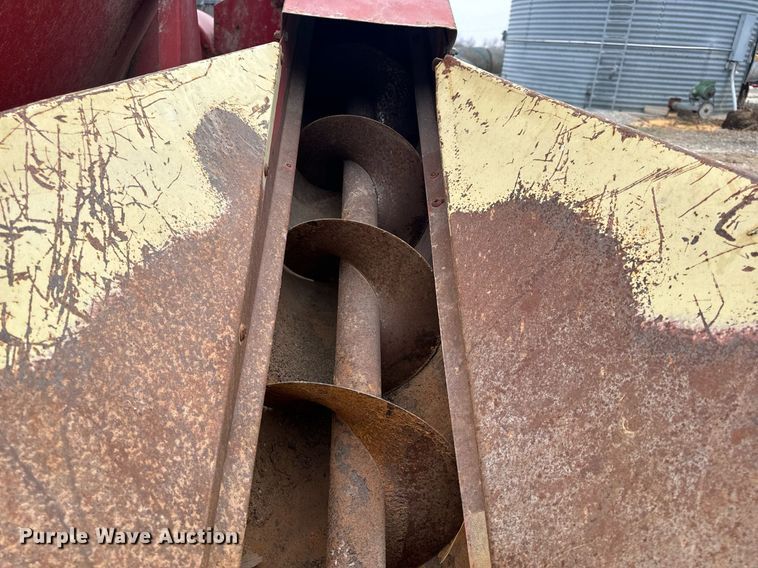 image for item EH6568 Gehl 95XD feed mixer