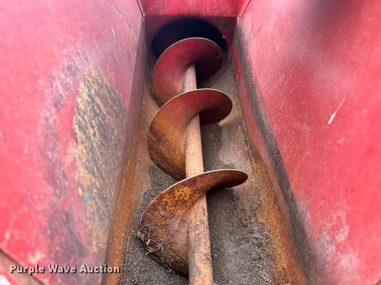 image for item EH6568 Gehl 95XD feed mixer