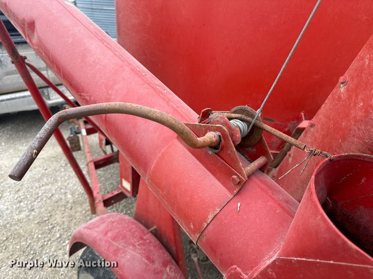 image for item EH6568 Gehl 95XD feed mixer