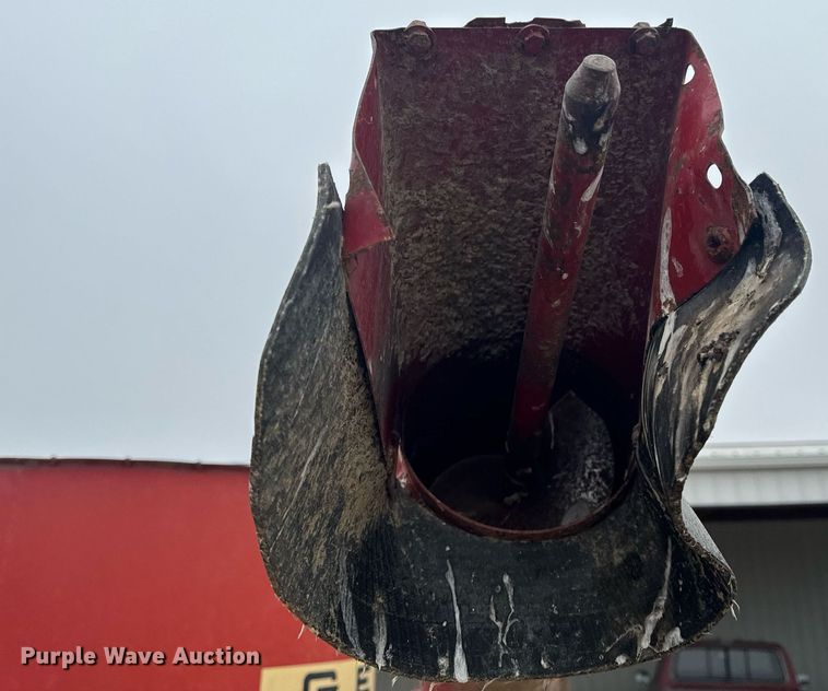 image for item EH6568 Gehl 95XD feed mixer