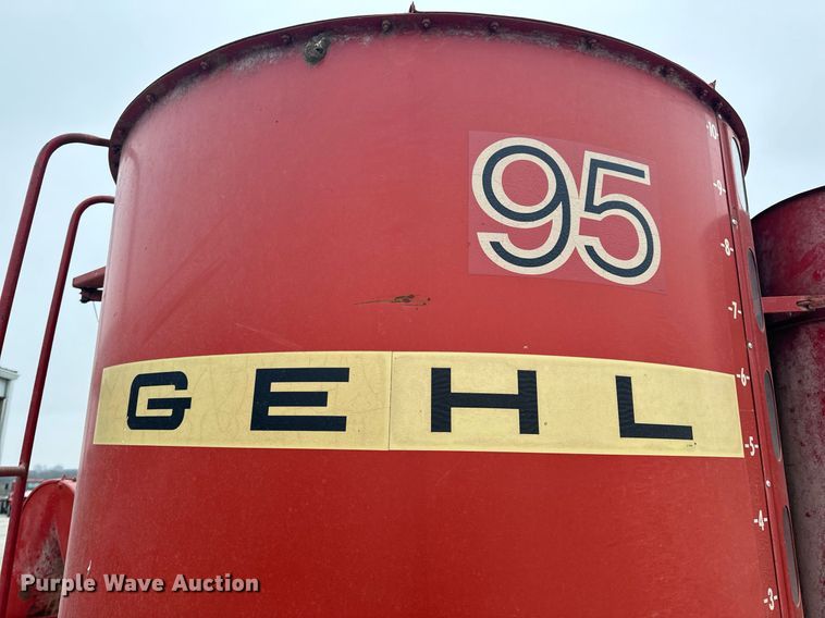 image for item EH6568 Gehl 95XD feed mixer