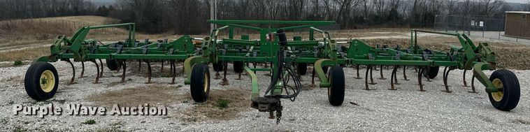 image for item EH6569 John Deere 2200 field cultivator