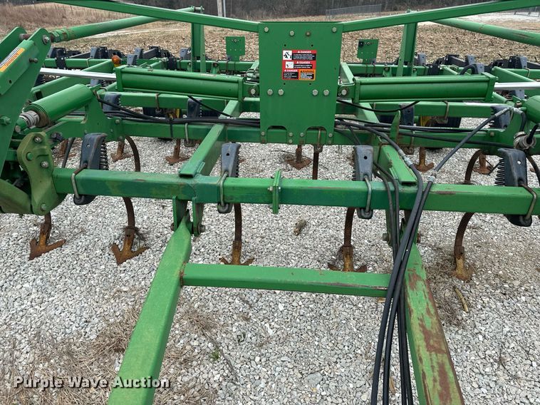 image for item EH6569 John Deere 2200 field cultivator