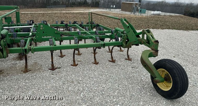 image for item EH6569 John Deere 2200 field cultivator