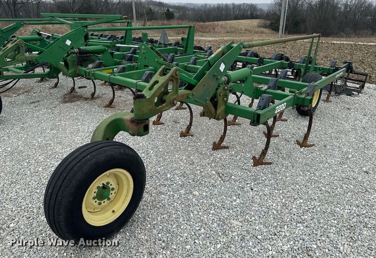 image for item EH6569 John Deere 2200 field cultivator