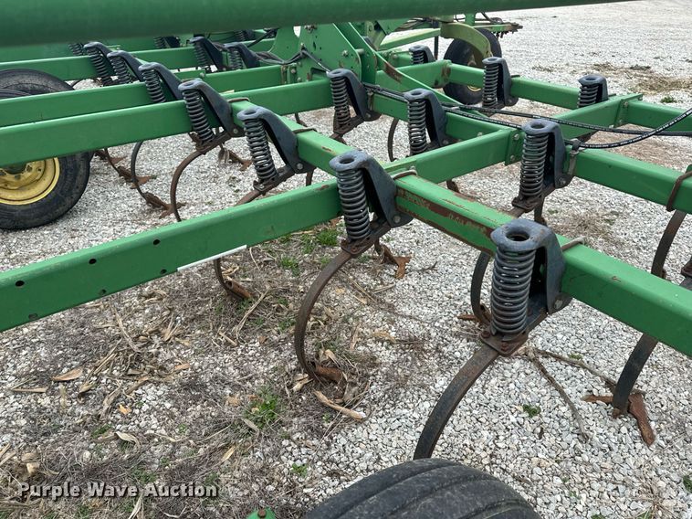 image for item EH6569 John Deere 2200 field cultivator