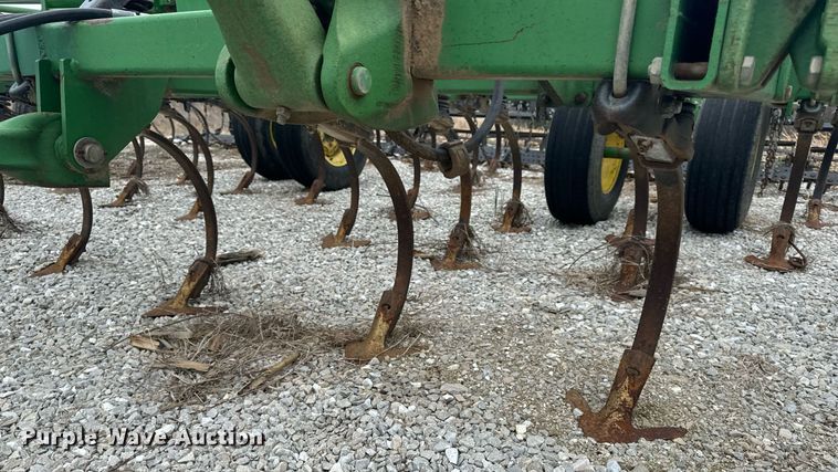 image for item EH6569 John Deere 2200 field cultivator
