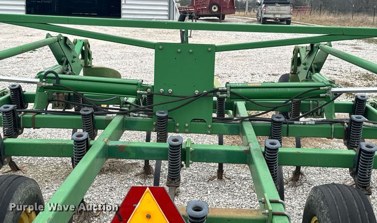 image for item EH6569 John Deere 2200 field cultivator