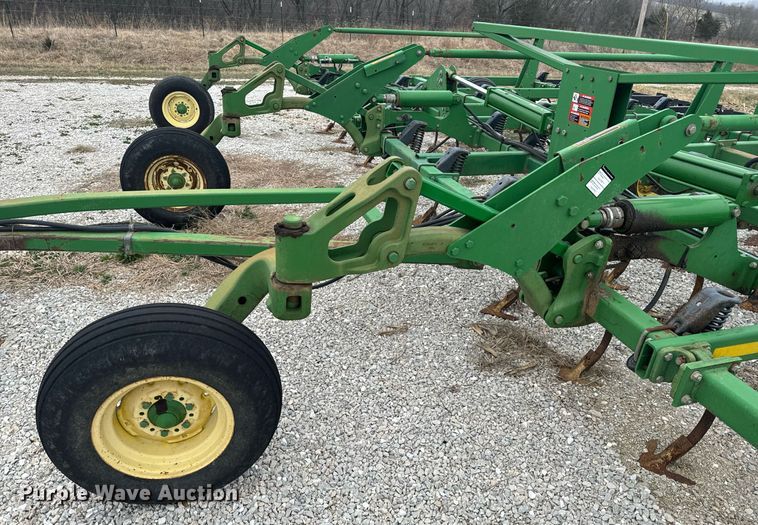 image for item EH6569 John Deere 2200 field cultivator