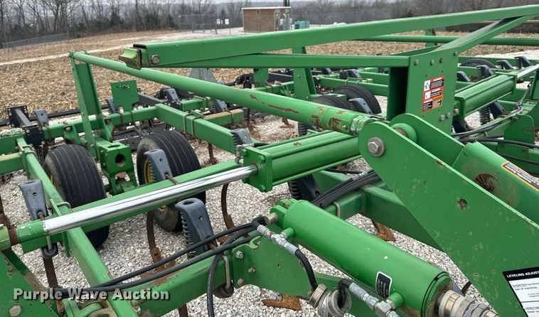 image for item EH6569 John Deere 2200 field cultivator