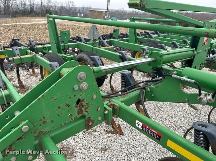 image for item EH6569 John Deere 2200 field cultivator