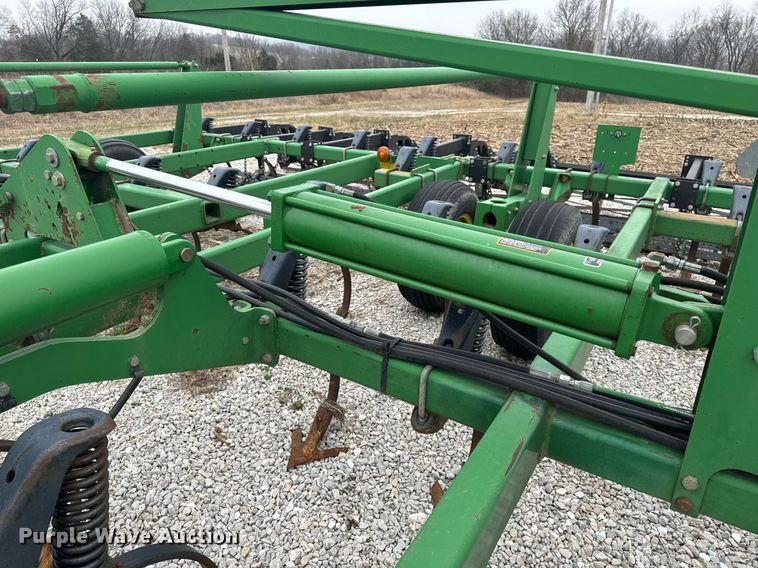 image for item EH6569 John Deere 2200 field cultivator