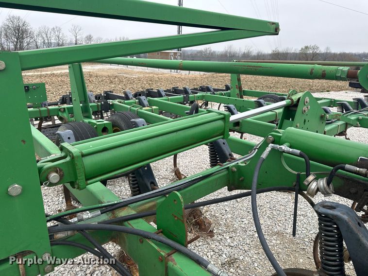 image for item EH6569 John Deere 2200 field cultivator