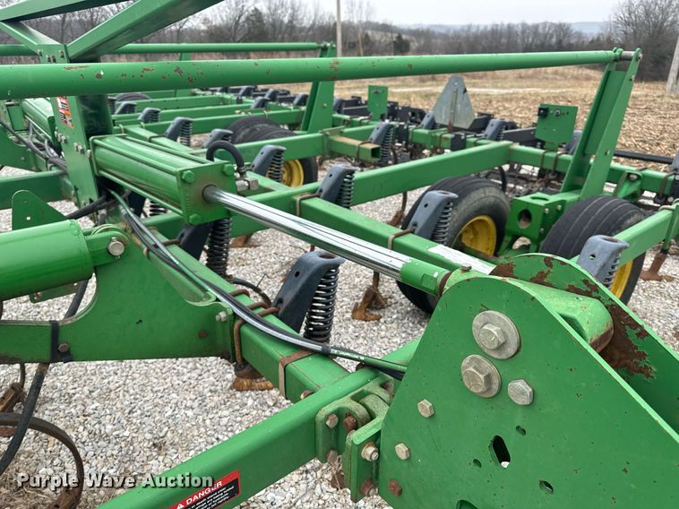 image for item EH6569 John Deere 2200 field cultivator