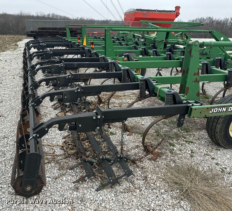 image for item EH6569 John Deere 2200 field cultivator