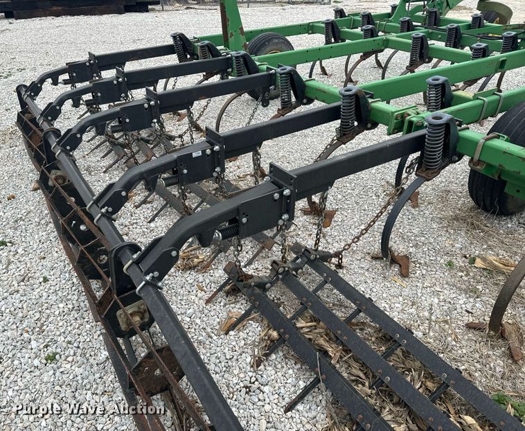 image for item EH6569 John Deere 2200 field cultivator