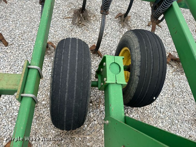image for item EH6569 John Deere 2200 field cultivator
