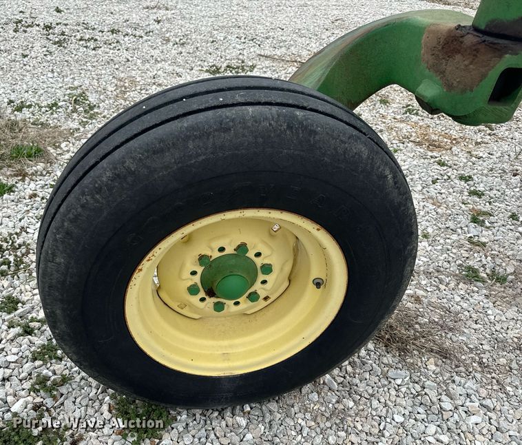 image for item EH6569 John Deere 2200 field cultivator