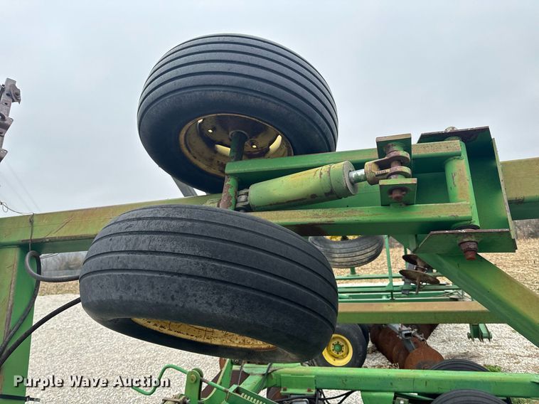 image for item EH6570 John Deere 630 tandem disk