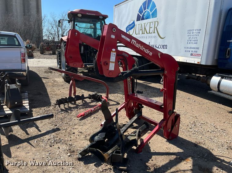 image for item EI0651 Mahindra  2665CL loader