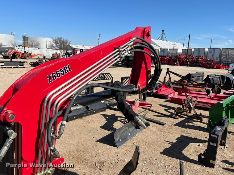 image for item EI0651 Mahindra  2665CL loader