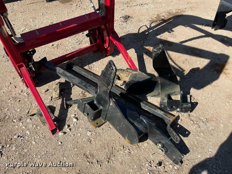 image for item EI0651 Mahindra  2665CL loader