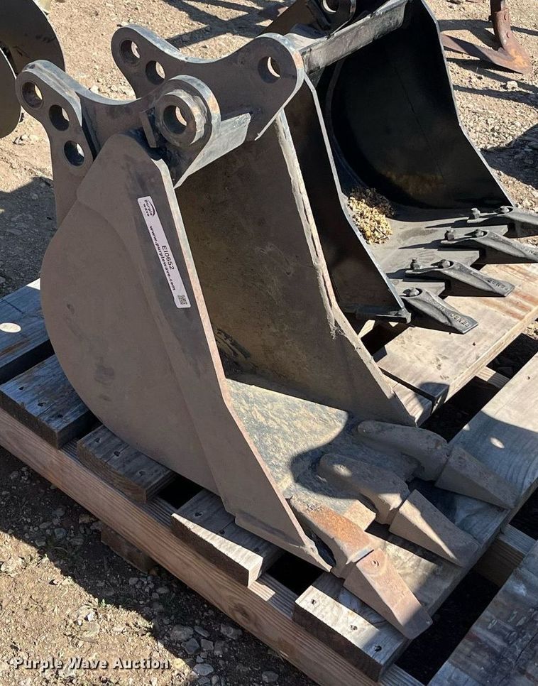 image for item EI0652 Backhoe bucket