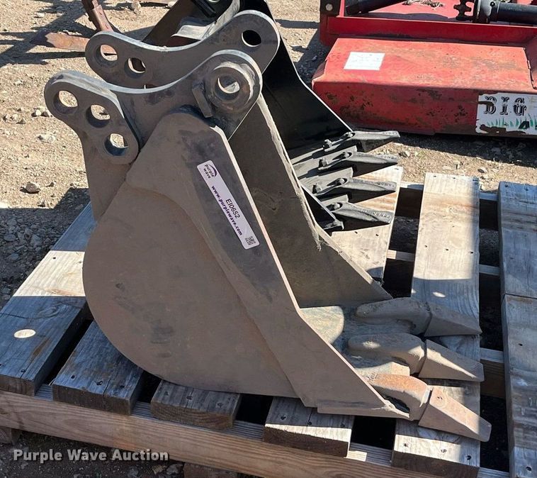 image for item EI0652 Backhoe bucket