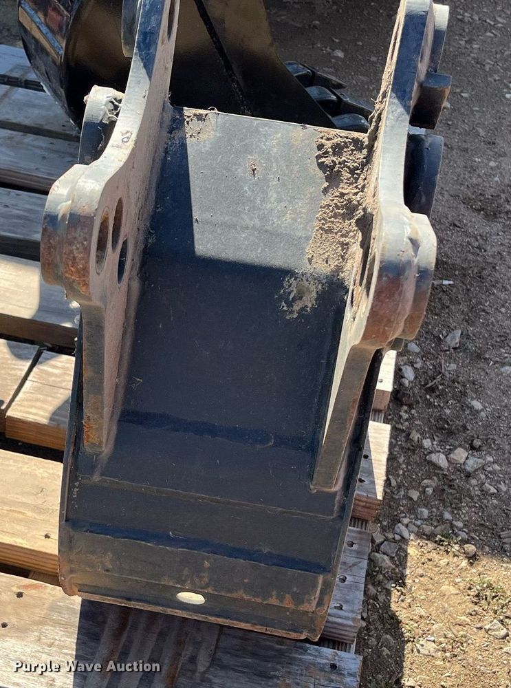 image for item EI0652 Backhoe bucket