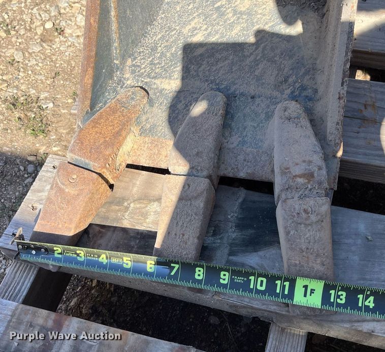 image for item EI0652 Backhoe bucket