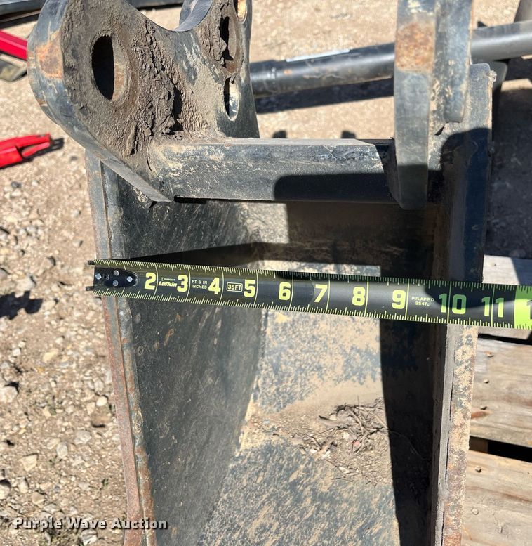 image for item EI0652 Backhoe bucket