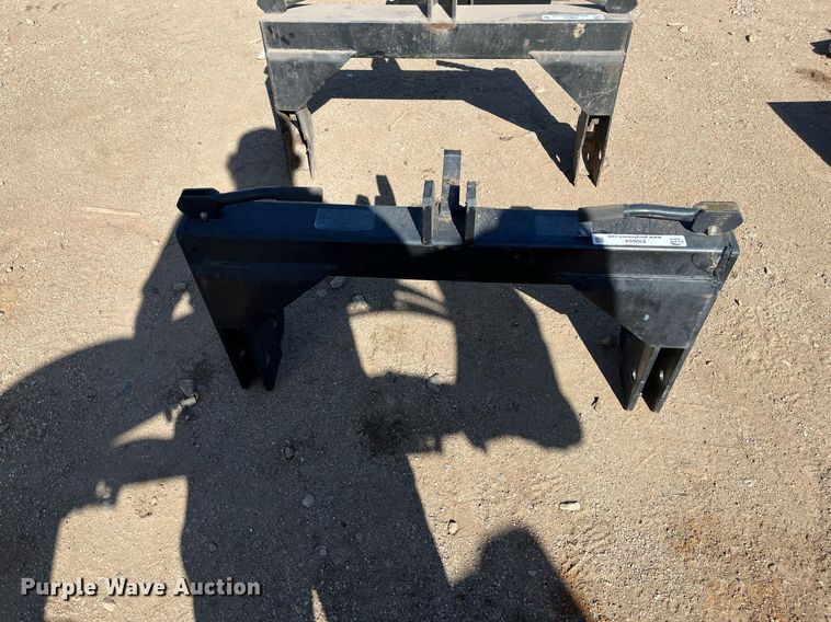 image for item EI0654 Mahindra  three point quick attach hitch