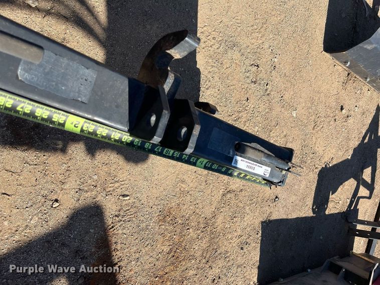 image for item EI0654 Mahindra  three point quick attach hitch