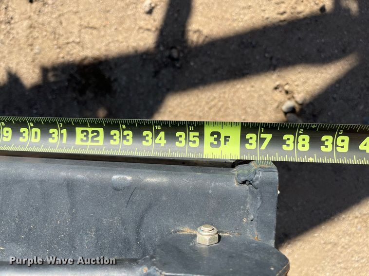 image for item EI0654 Mahindra  three point quick attach hitch