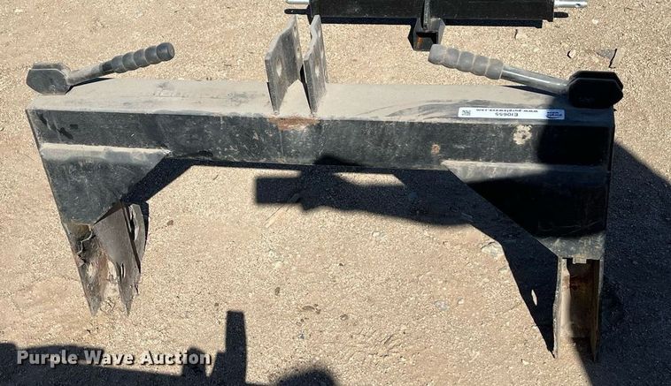 image for item EI0655 Mahindra  three point quick attach hitch