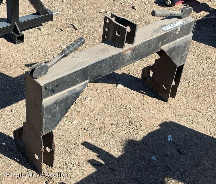 image for item EI0655 Mahindra  three point quick attach hitch