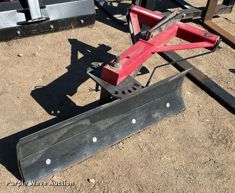 image for item EI0656 Mahindra  4' W blade