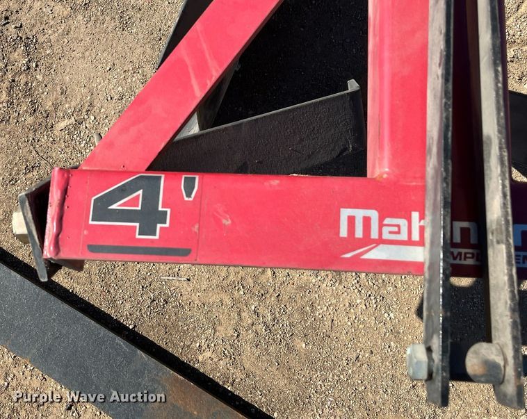 image for item EI0656 Mahindra  4' W blade