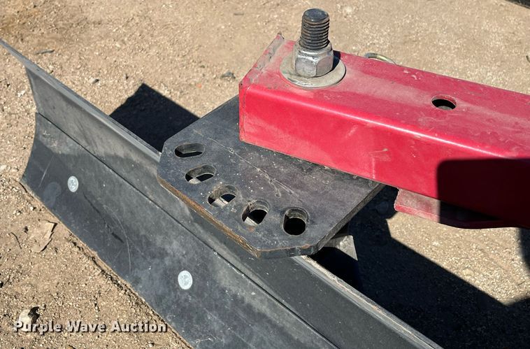 image for item EI0656 Mahindra  4' W blade