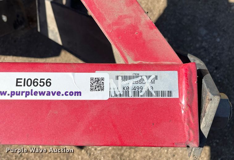 image for item EI0656 Mahindra  4' W blade